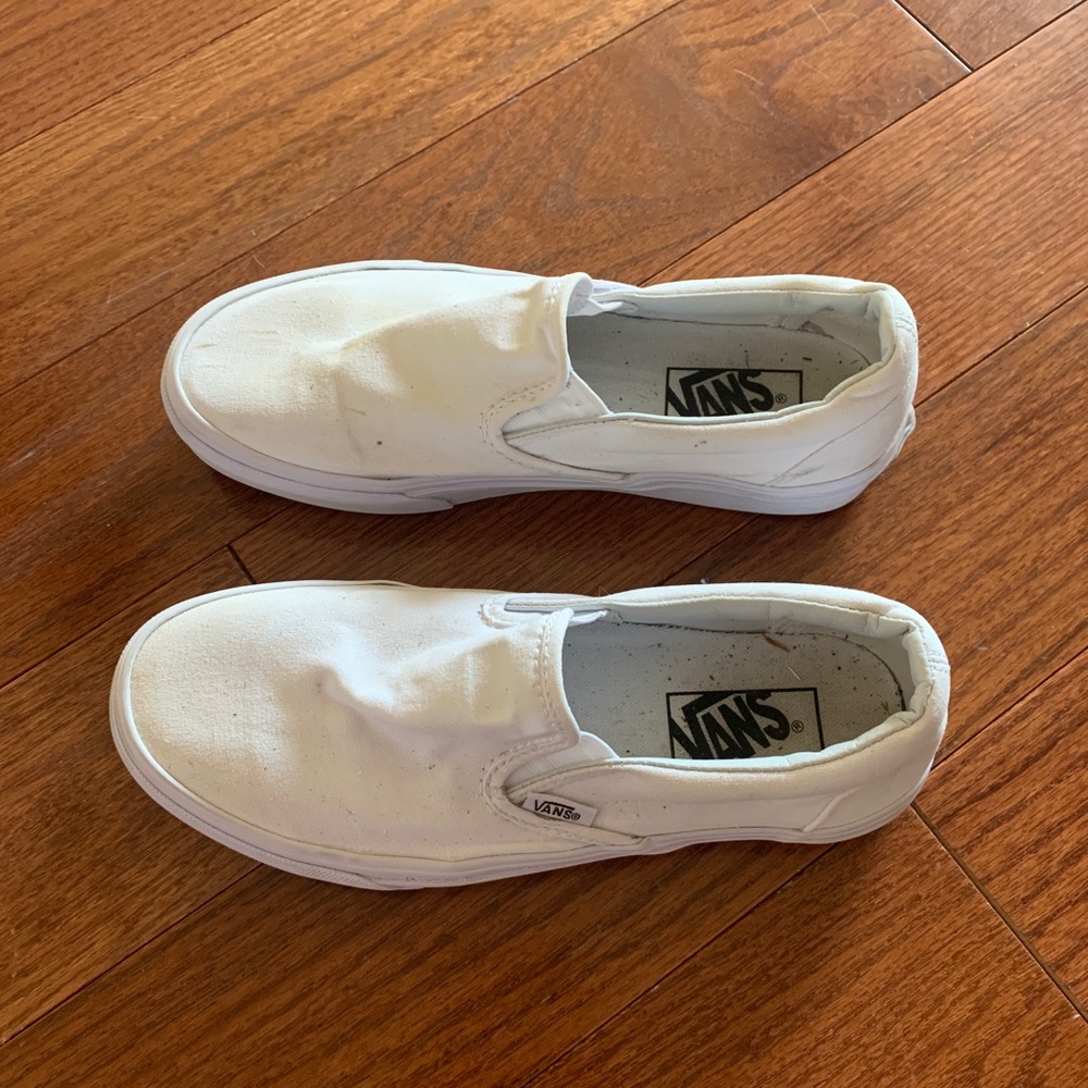 size 7 white vans